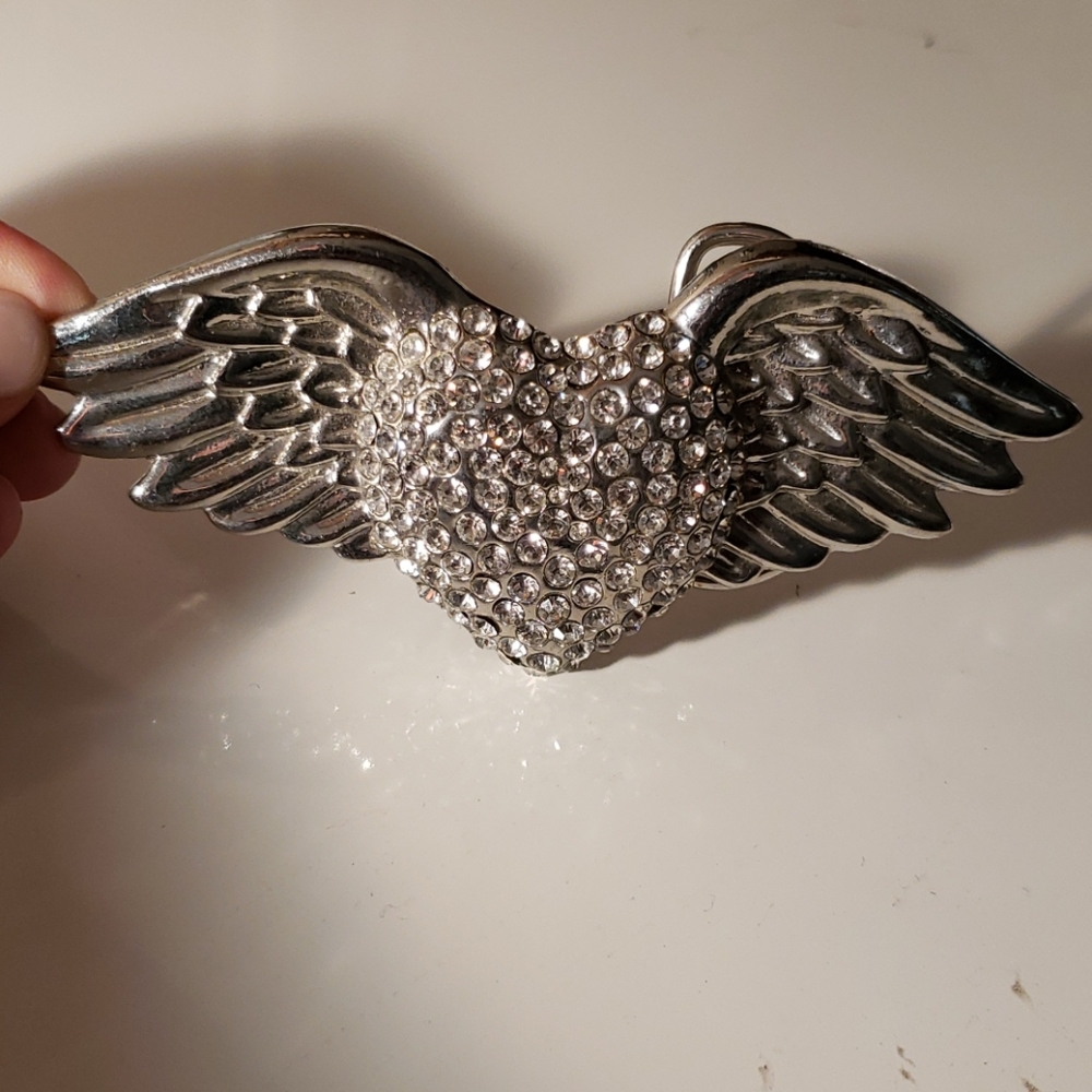 Heart buckle